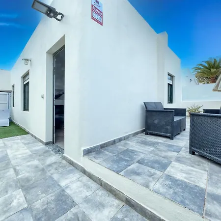 Cozy Bungalow Next To The Beach Holiday home